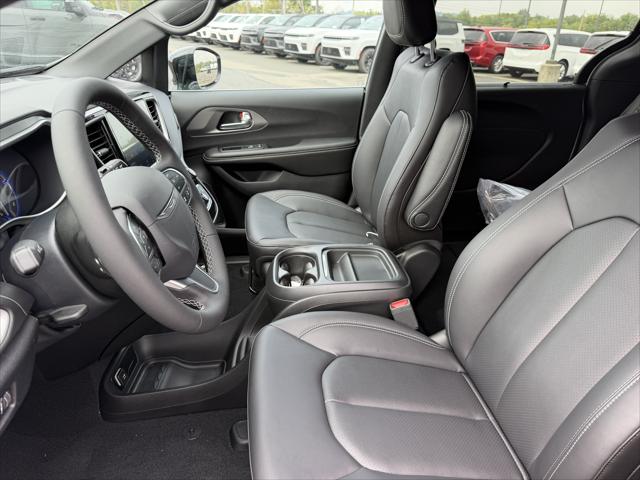 2027 Chrysler Pacifica LX