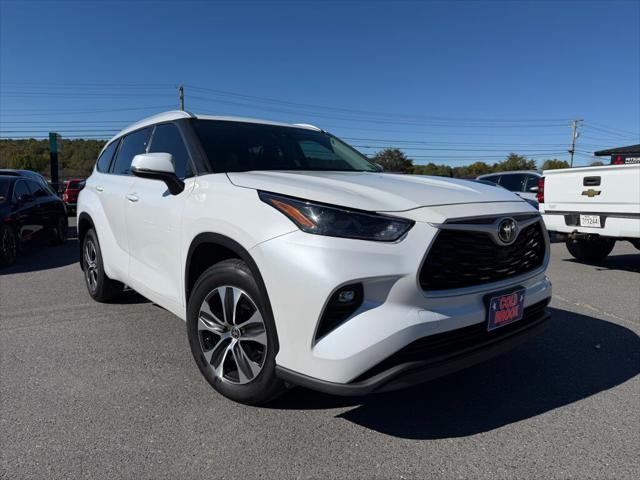 2022 Toyota Highlander XLE for sale in Skowhegan, ME