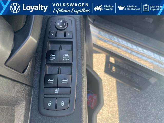 2018 Ram 1500 Express Crew Cab 4x4 57 Box