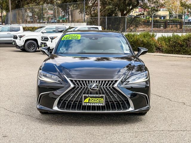 2025 Lexus ES 300h Luxury