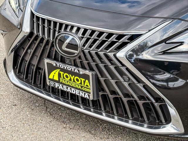 2025 Lexus ES 300h Luxury