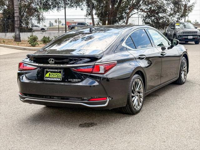 2025 Lexus ES 300h Luxury