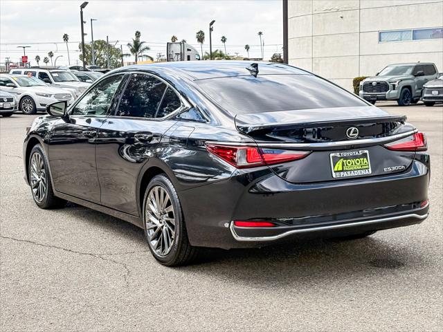 2025 Lexus ES 300h Luxury