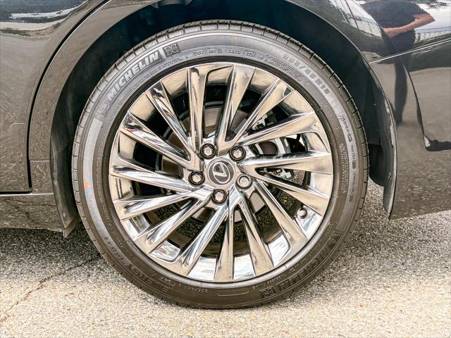 2025 Lexus ES 300h Luxury