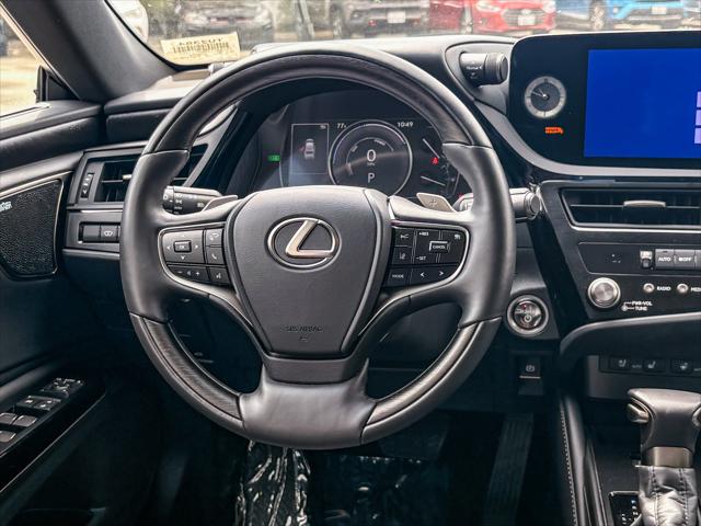 2025 Lexus ES 300h Luxury