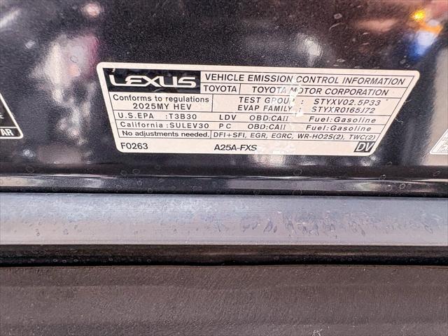 2025 Lexus ES 300h Luxury