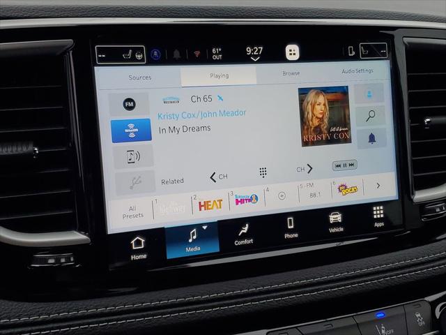 2027 Chrysler Pacifica Select