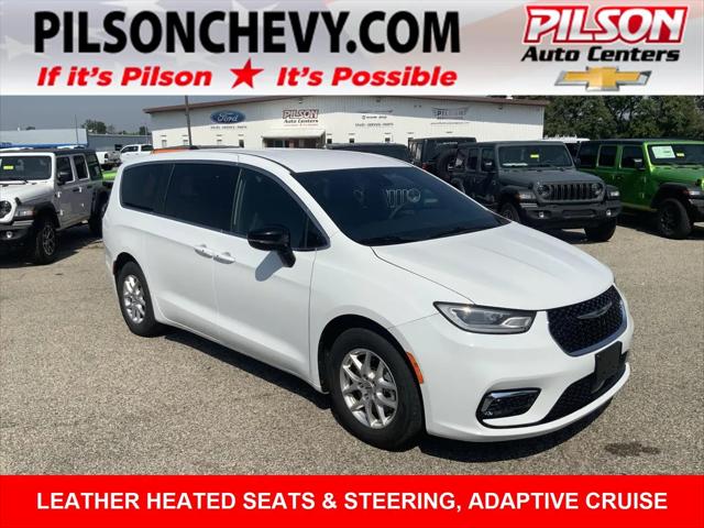 2025 Chrysler Pacifica Select for sale in Clinton, IN