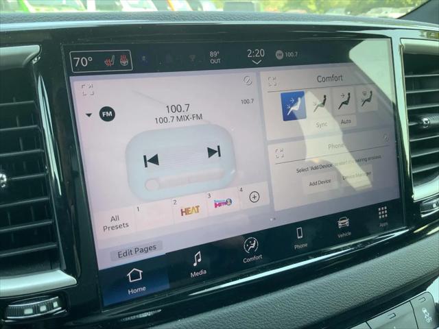 2025 Chrysler Pacifica Select