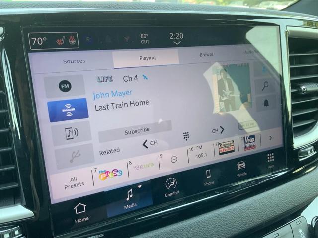 2025 Chrysler Pacifica Select