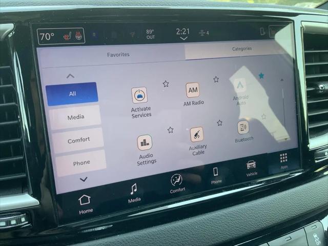2025 Chrysler Pacifica Select