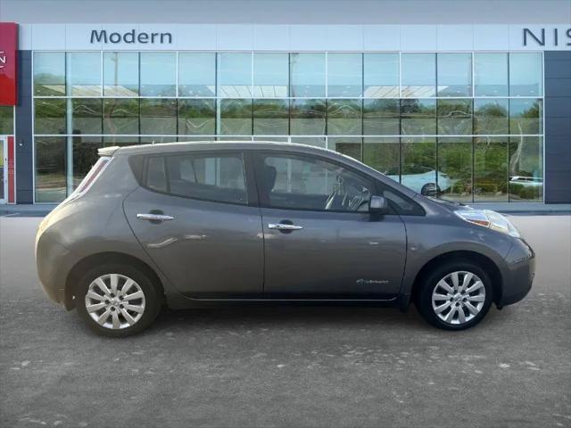 2016 Nissan LEAF S
