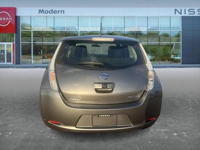 2016 Nissan LEAF S