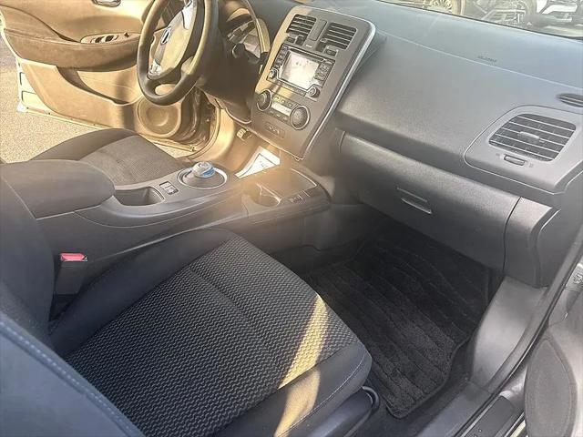 2016 Nissan LEAF S