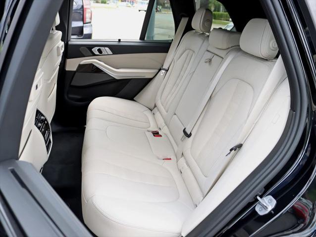 2021 BMW X5 M50i