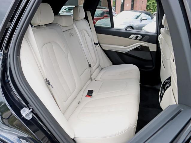 2021 BMW X5 M50i