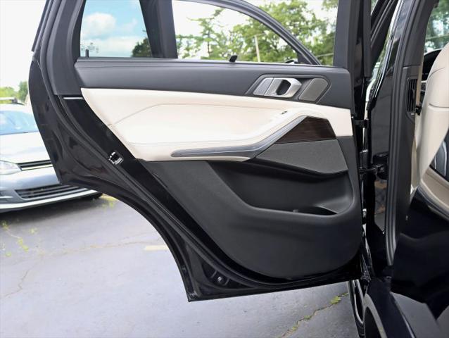 2021 BMW X5 M50i