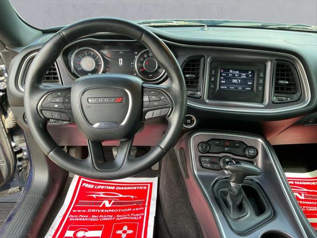 2015 Dodge Challenger SXT