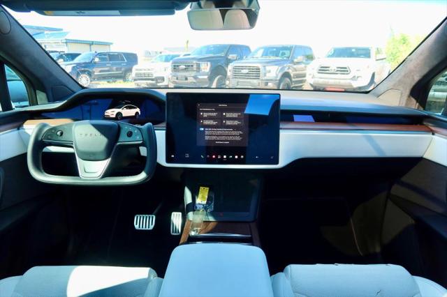 2023 Tesla Model X Base
