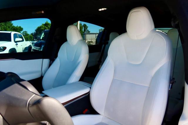 2023 Tesla Model X Base
