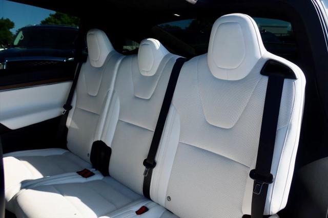 2023 Tesla Model X Base