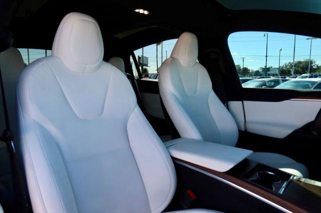2023 Tesla Model X Base