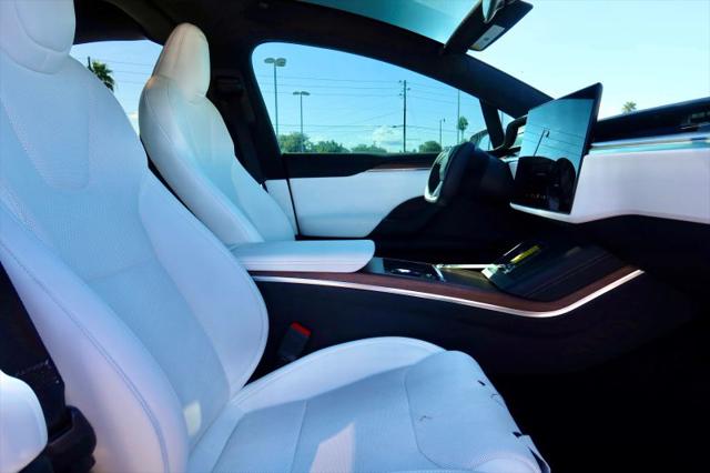 2023 Tesla Model X Base
