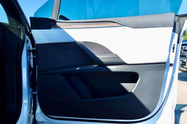2023 Tesla Model X Base