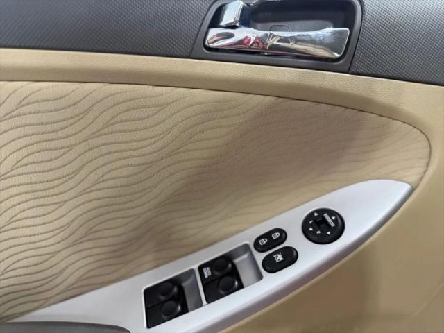 2012 Hyundai Accent GLS