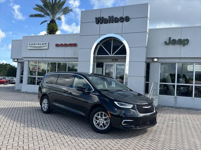 2023 Chrysler Pacifica Touring L for sale in Stuart, FL
