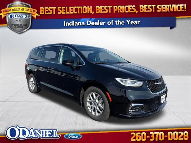 2024 Chrysler Pacifica Touring L for sale in New Haven, IN