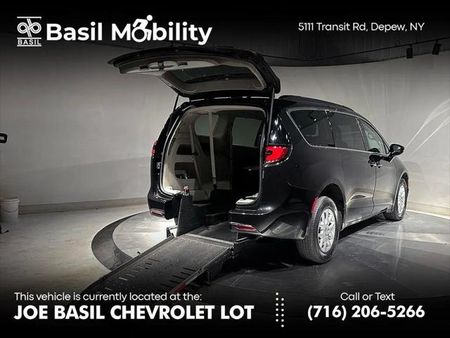 2022 Chrysler Pacifica Touring L for sale in Depew, NY