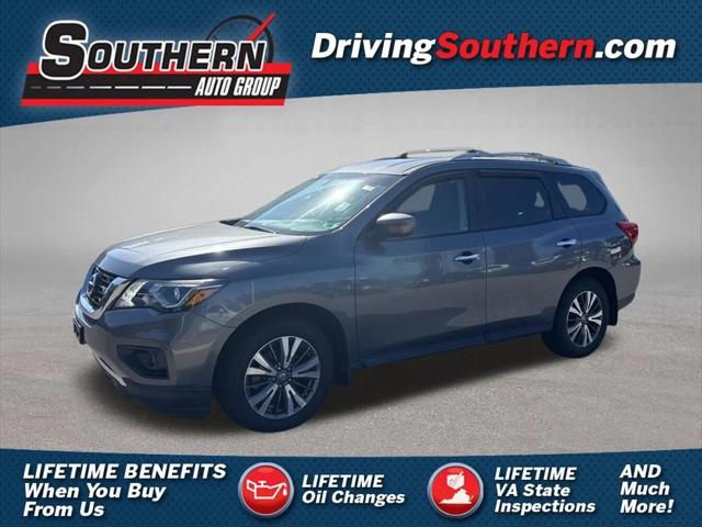 2017 Nissan Pathfinder SV 2017 Nissan Pathfinder SV