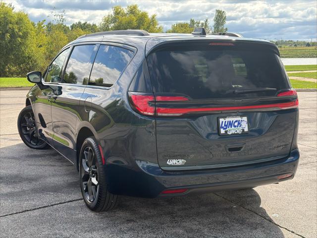 2025 Chrysler Pacifica Limited AWD