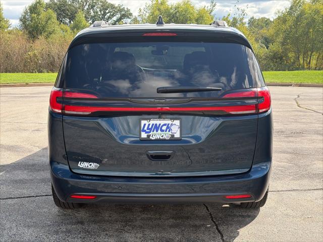 2025 Chrysler Pacifica Limited AWD