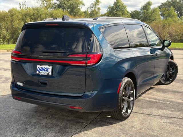 2025 Chrysler Pacifica Limited AWD