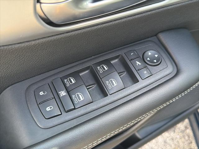 2025 Chrysler Pacifica Limited AWD