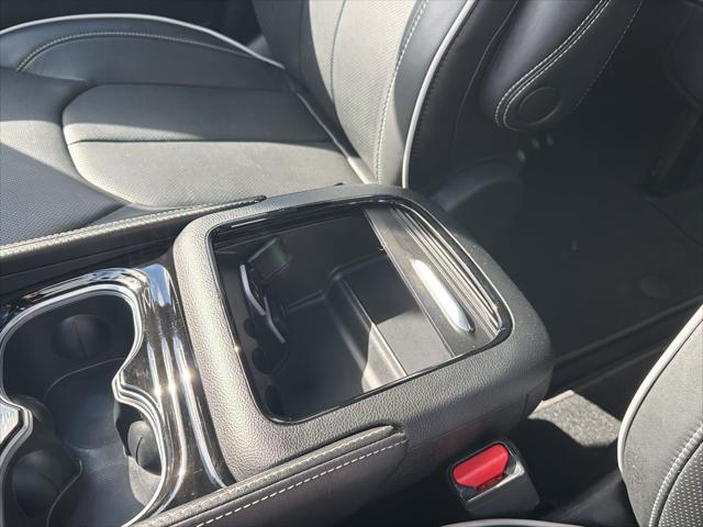 2025 Chrysler Pacifica Limited AWD