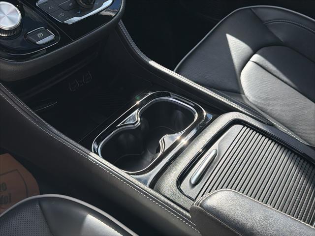 2025 Chrysler Pacifica Limited AWD