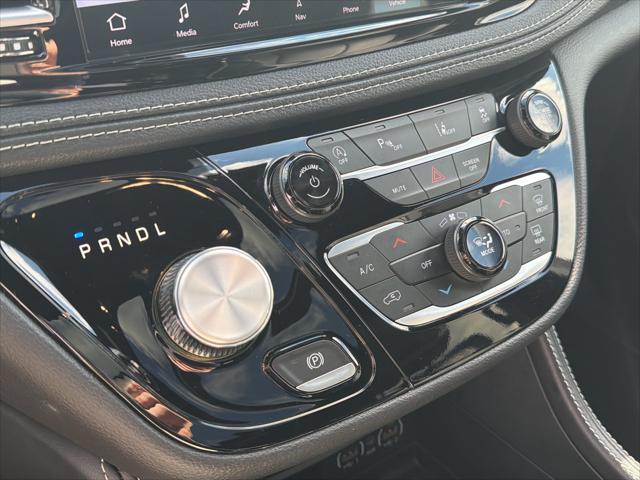 2025 Chrysler Pacifica Limited AWD