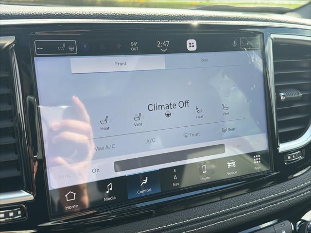 2025 Chrysler Pacifica Limited AWD