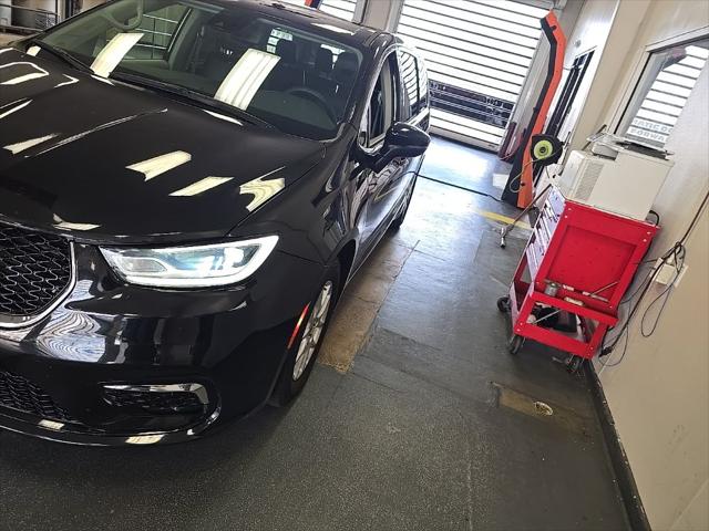2023 Chrysler Pacifica Touring L for sale in Groveport, OH