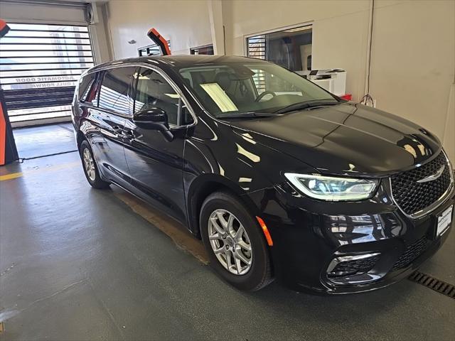 2023 Chrysler Pacifica Touring L for sale in Groveport, OH