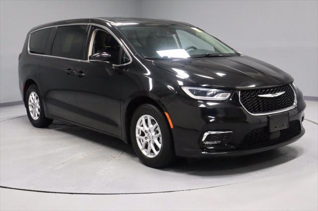 2023 Chrysler Pacifica Touring L for sale in Groveport, OH