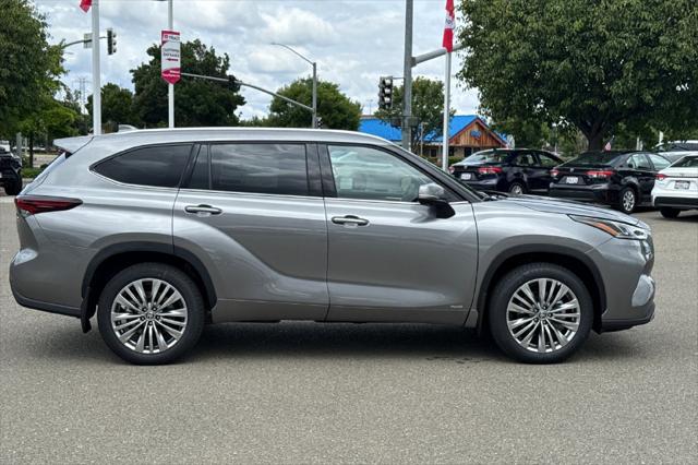 2026 Toyota Highlander Hybrid Platinum