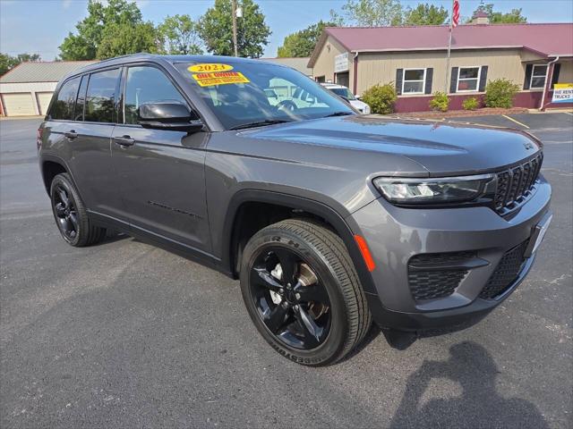 2023 Jeep Grand Cherokee Altitude 4x4 for sale in Harrisonville, MO