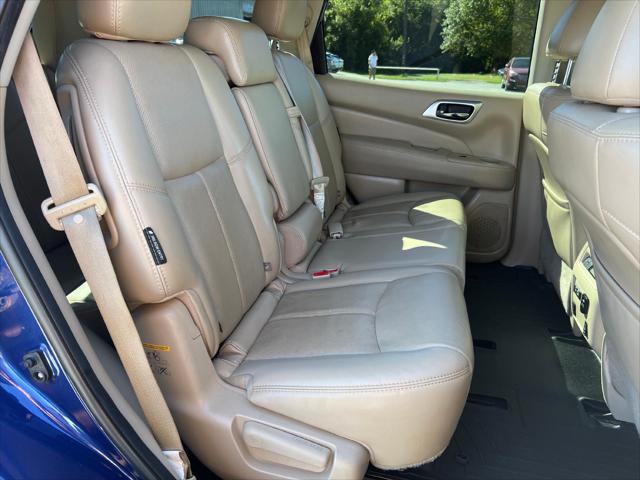 2020 Nissan Pathfinder Platinum 2WD