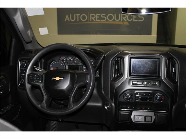 2023 Chevrolet Silverado 1500 4WD Crew Cab Standard Bed Custom