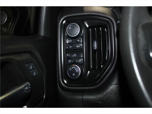 2023 Chevrolet Silverado 1500 4WD Crew Cab Standard Bed Custom