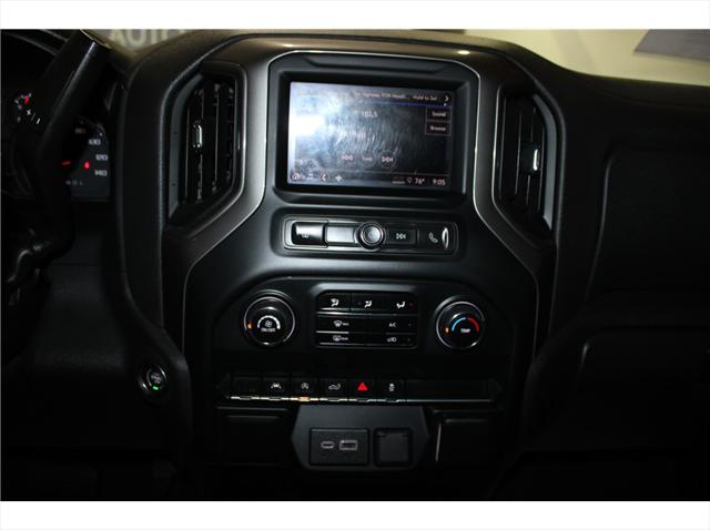 2023 Chevrolet Silverado 1500 4WD Crew Cab Standard Bed Custom